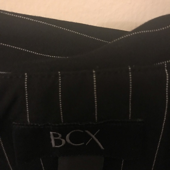 Black and white one button blazer - Picture 2 of 2